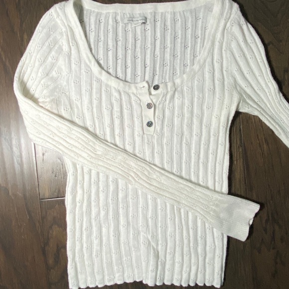American Eagle. Size small. White Sweater/Long Sleeve - Picture 1 of 4